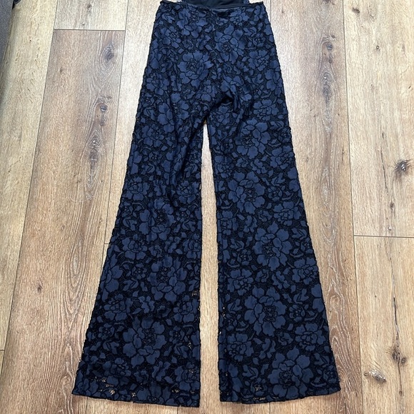 Alexis Livia Navy Lace Open Back Jumpsuit Size S - Picture 7 of 14